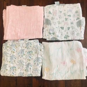 4 Aden + Anais Cotton Muslim Swaddles